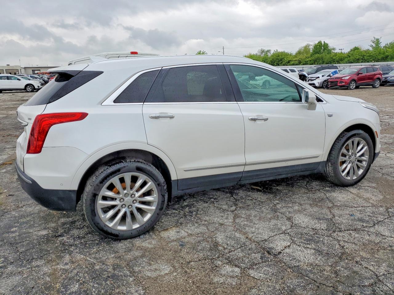 2017 CADILLAC XT5 PLATINUM photo 5