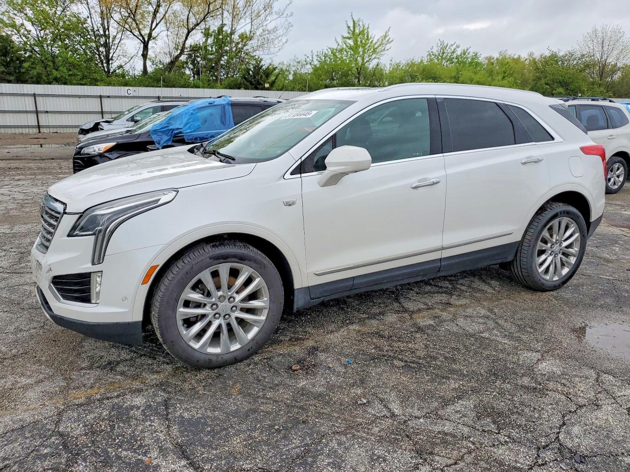 2017 CADILLAC XT5