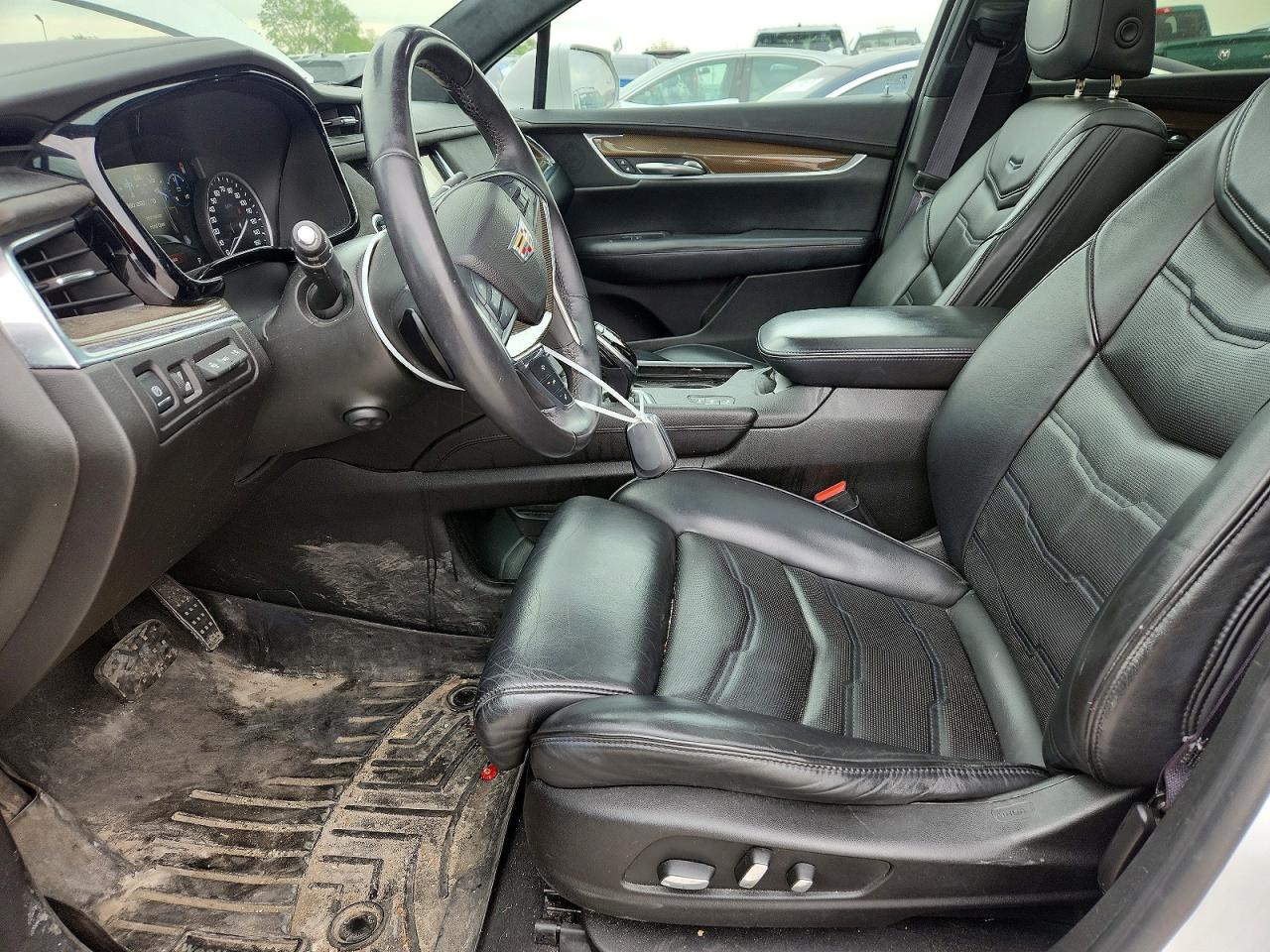 2017 CADILLAC XT5 PLATINUM photo 13