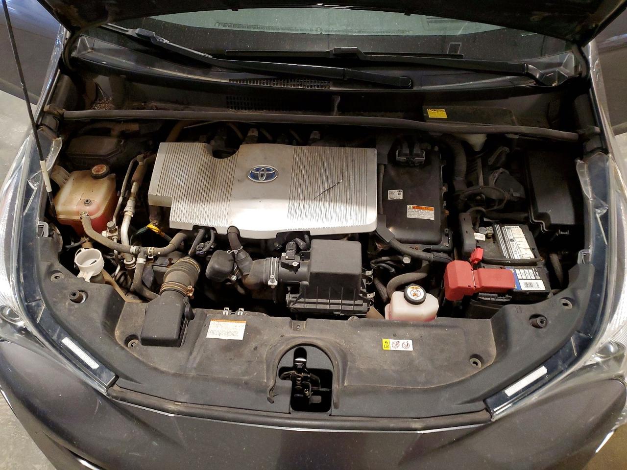 2017 TOYOTA PRIUS THREE photo 31