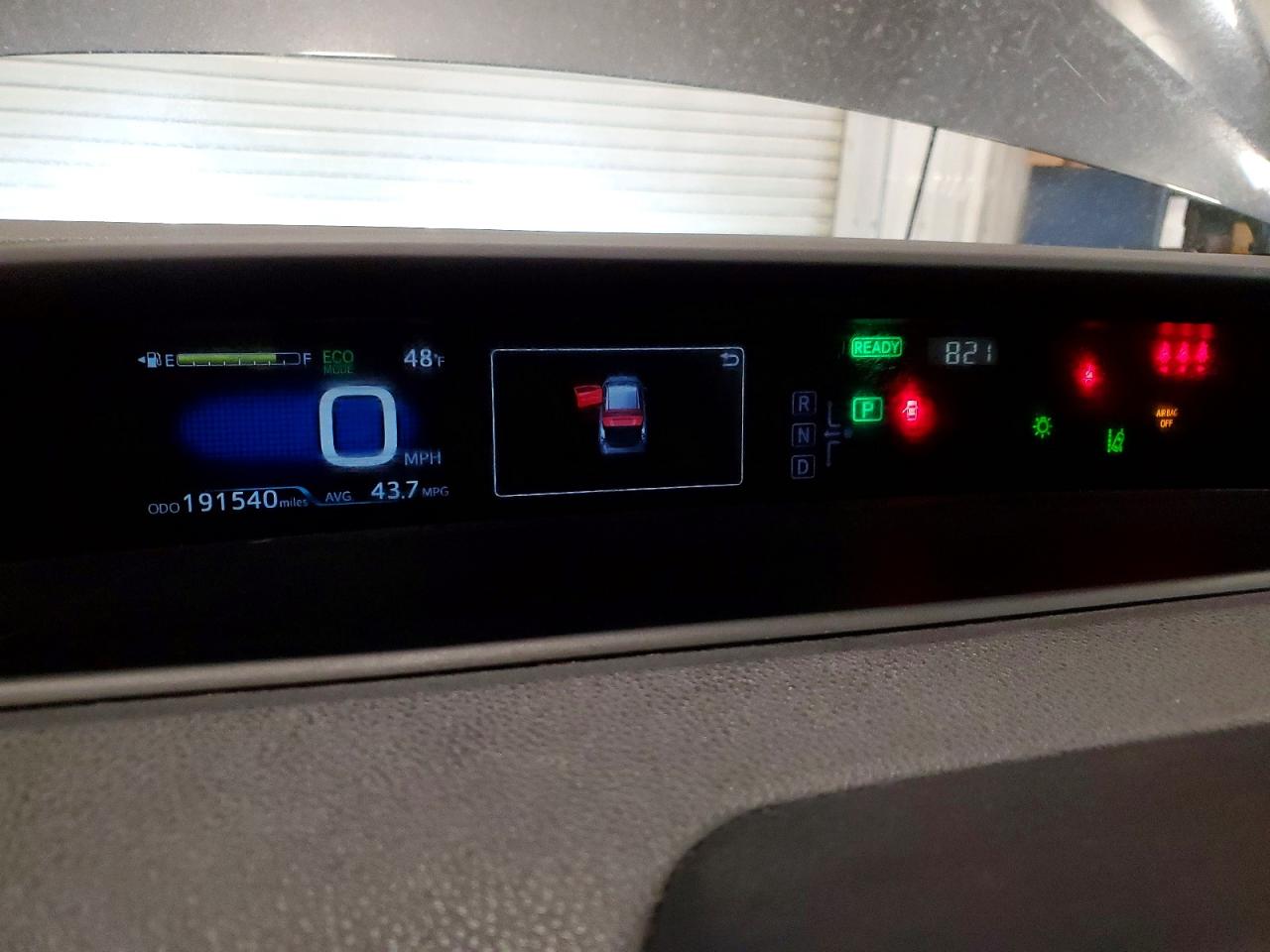 2017 TOYOTA PRIUS THREE photo 25