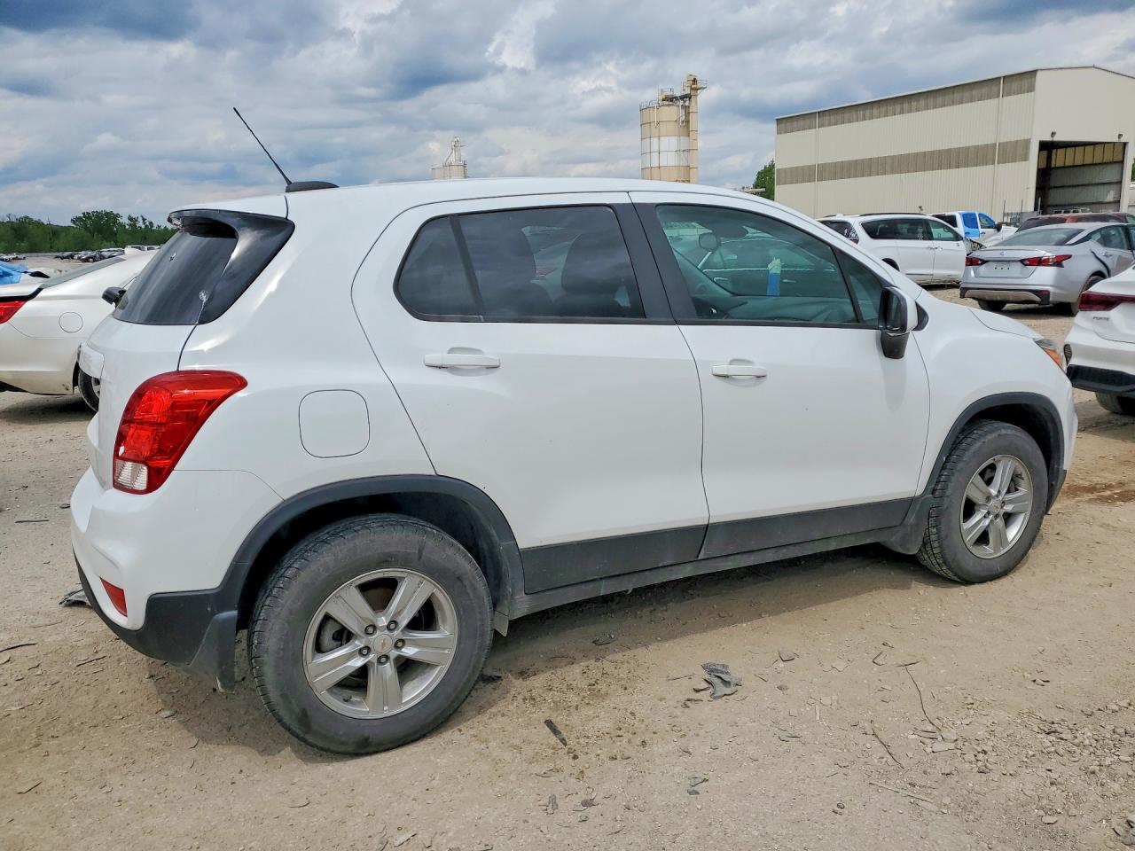2020 CHEVROLET TRAX LS photo 5