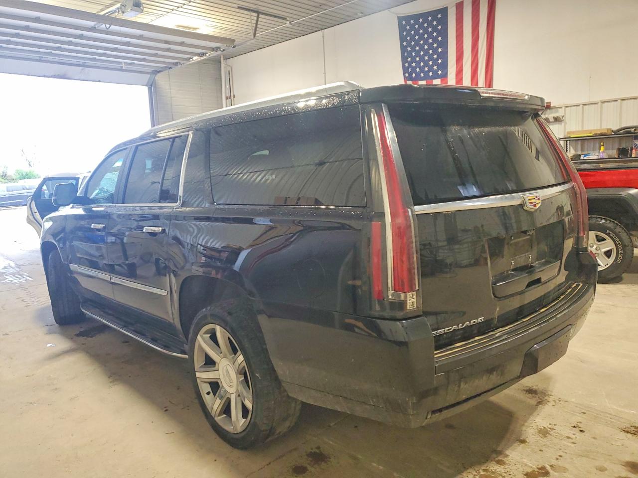 2019 CADILLAC ESCALADE ESV PREMIUM LUXURY photo 2