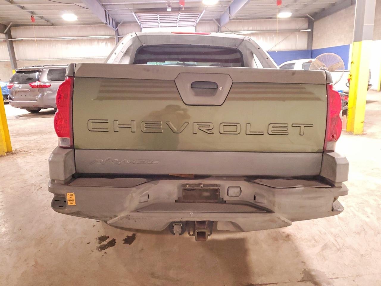 2002 CHEVROLET AVALANCHE K1500 photo 16