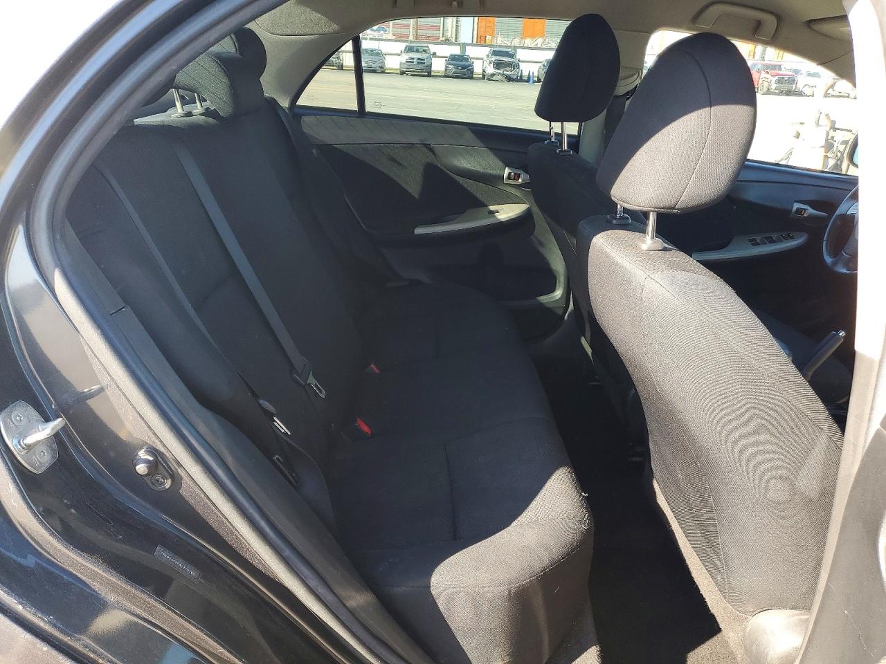 2010 TOYOTA COROLLA S photo 19
