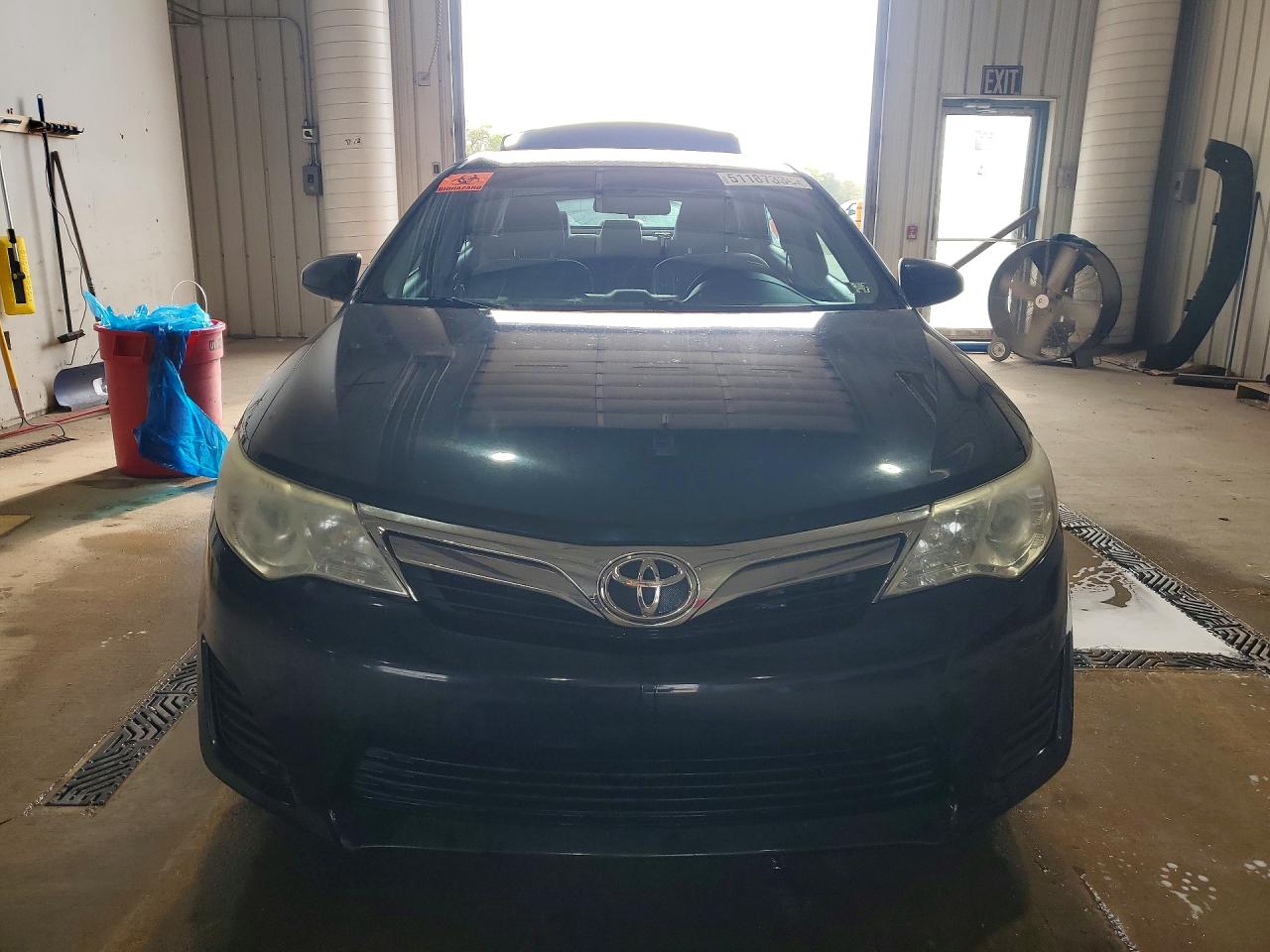 2014 TOYOTA CAMRY LE photo 9