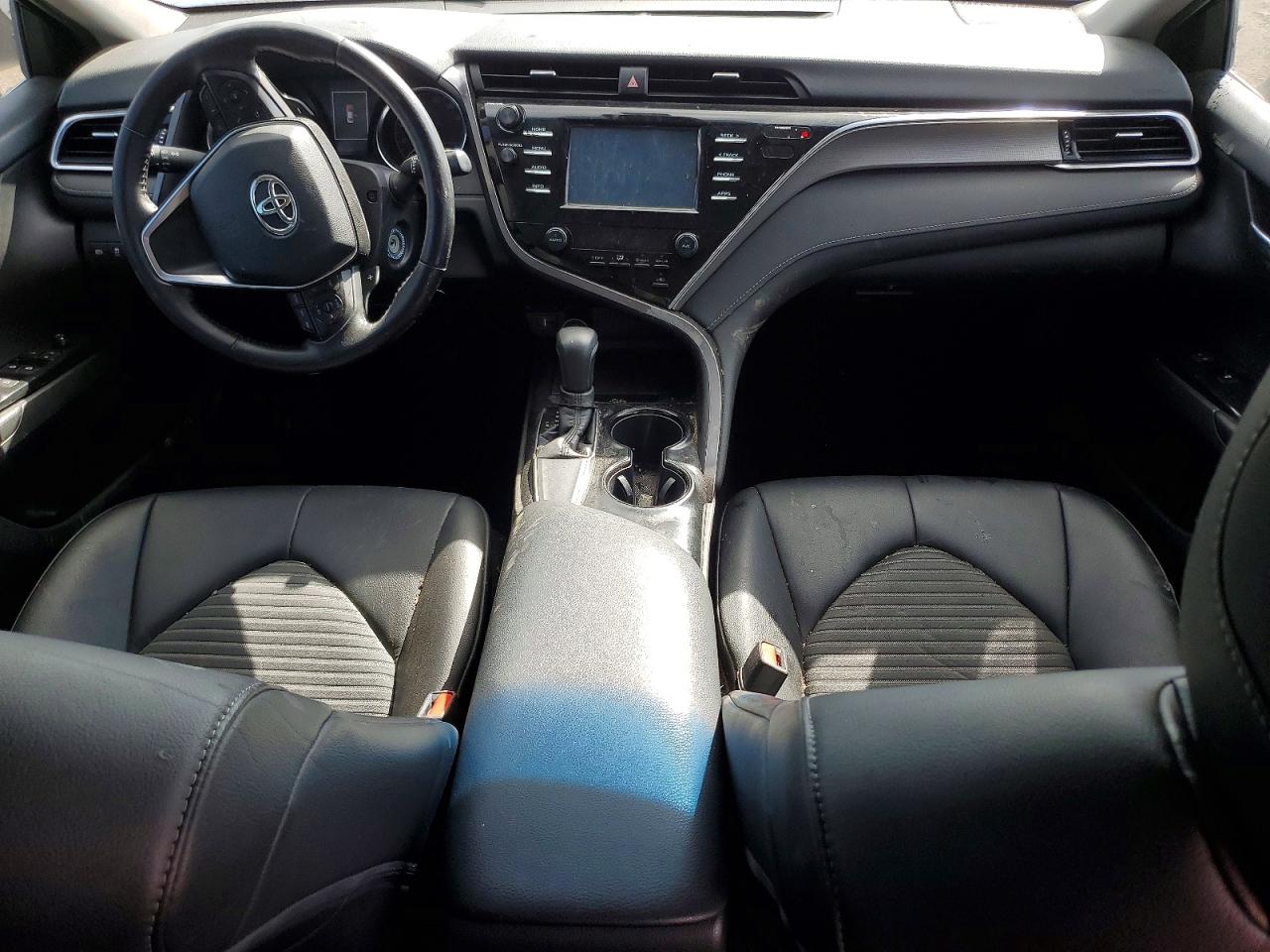 2018 TOYOTA CAMRY SE photo 8