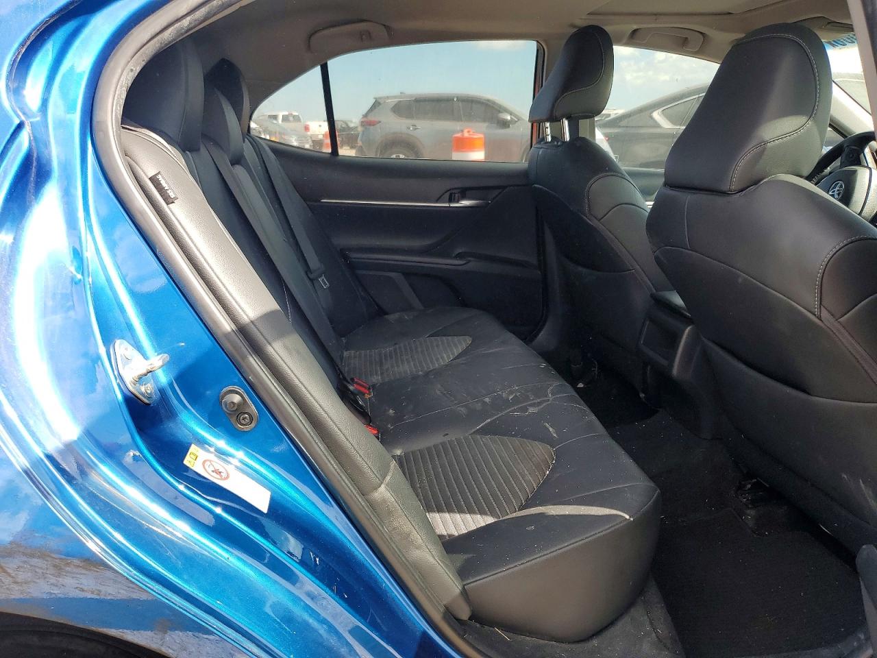2018 TOYOTA CAMRY SE photo 10