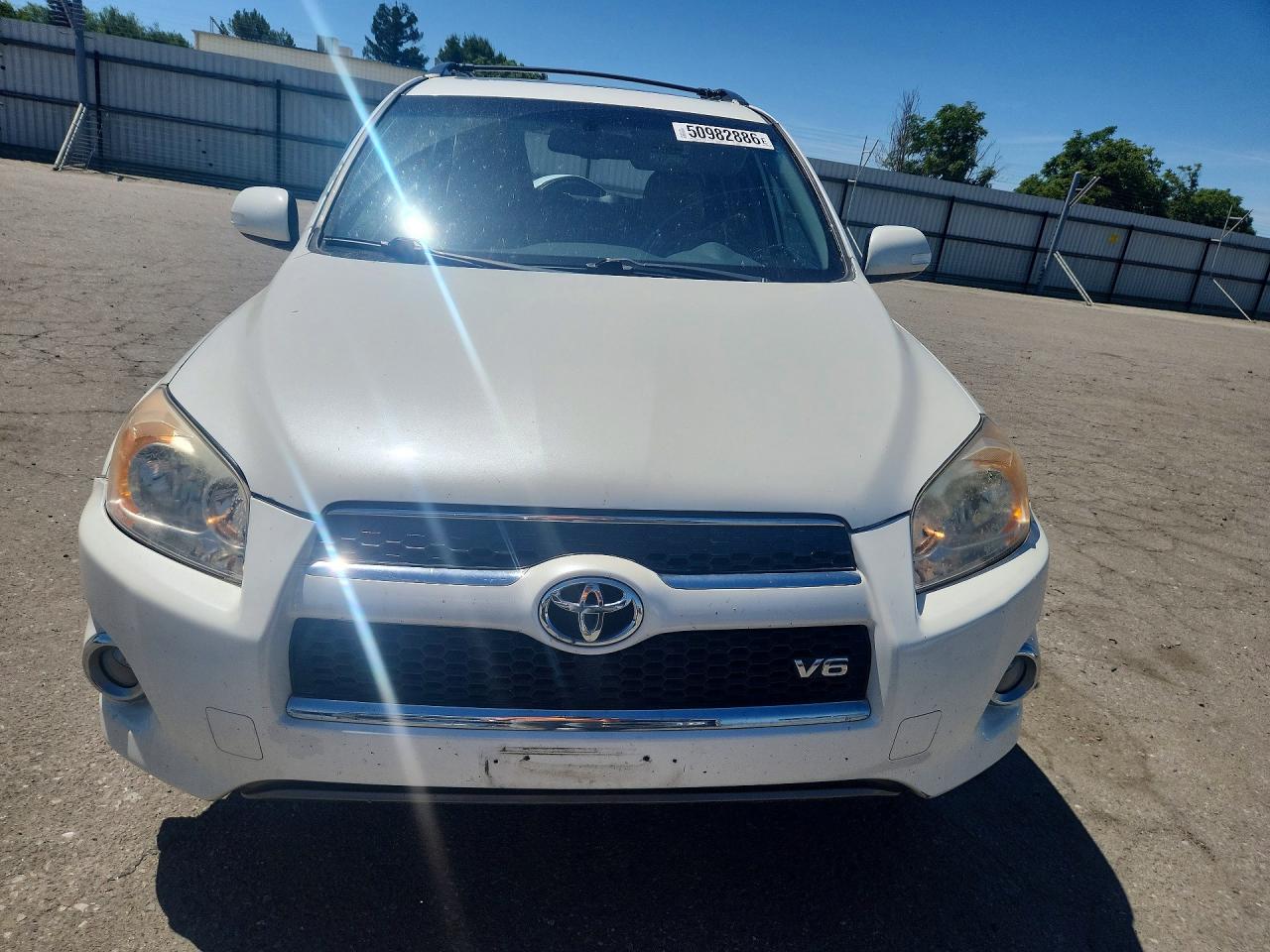 2011 TOYOTA RAV4 LIMITED photo 9