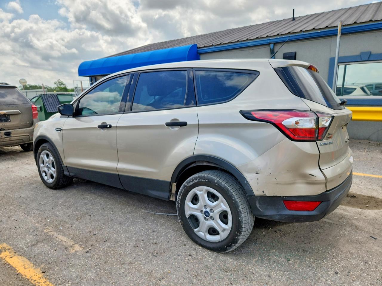 2017 FORD ESCAPE S photo 3