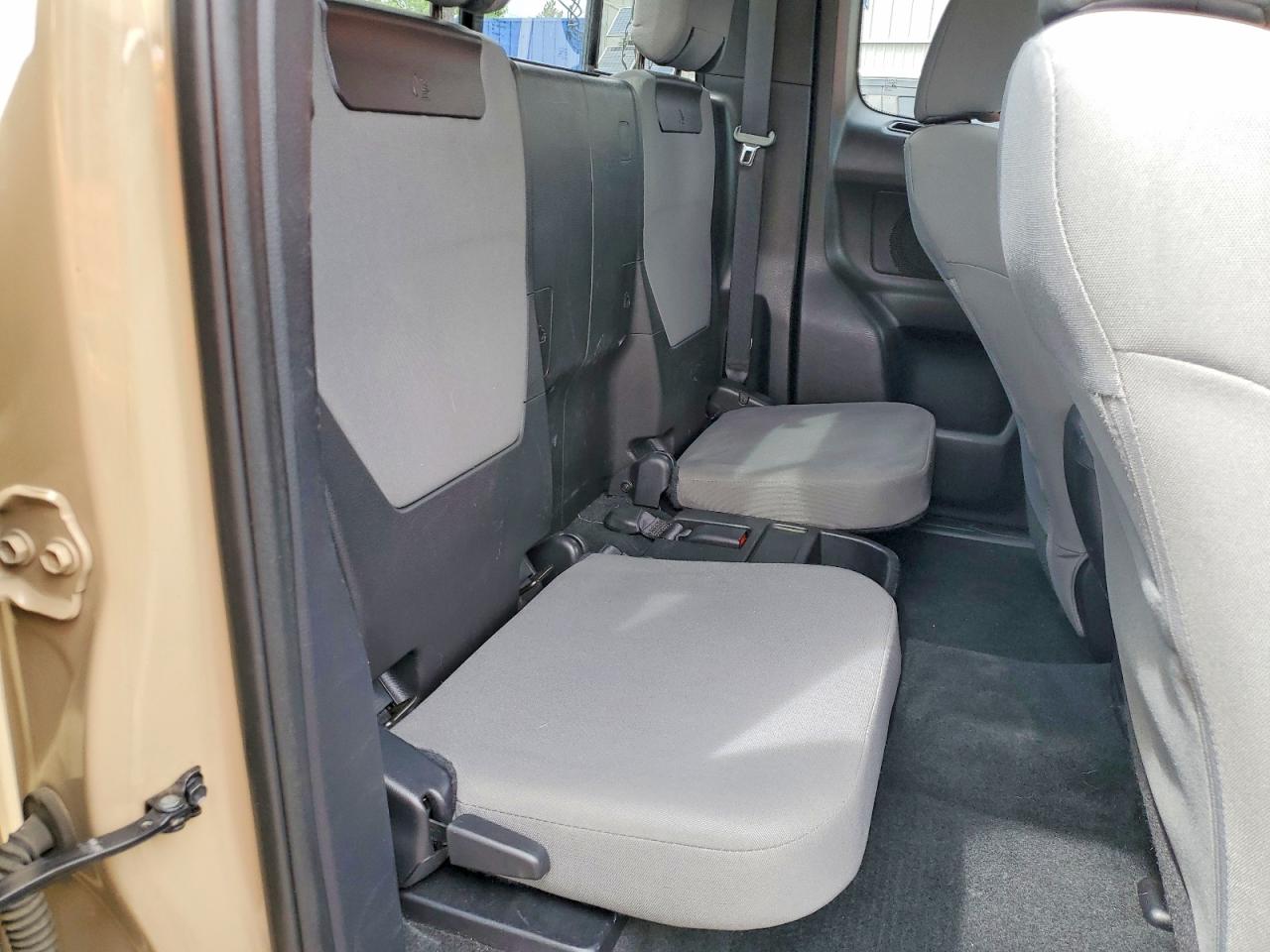 2019 TOYOTA TACOMA SR V6 photo 19