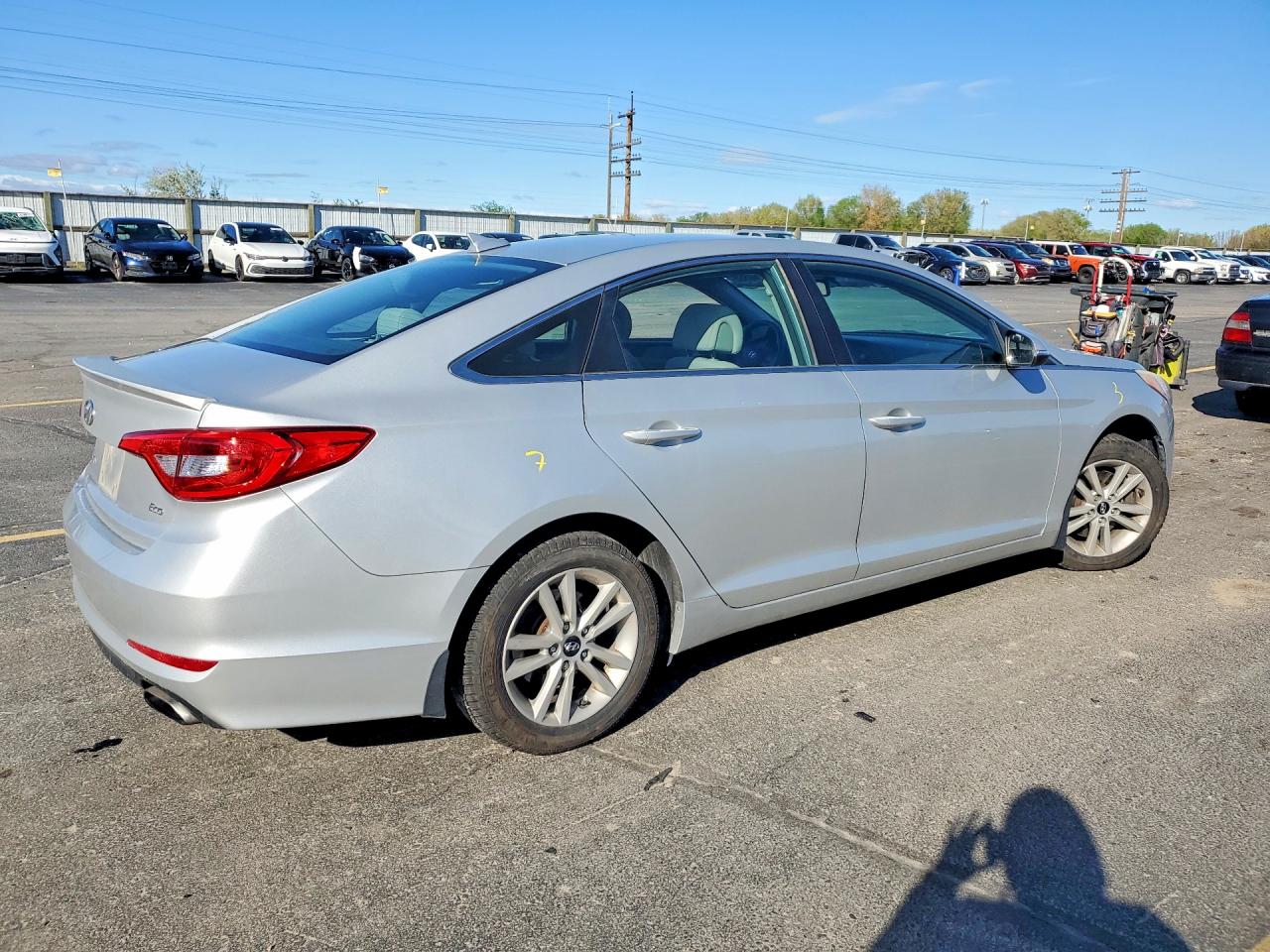 2015 HYUNDAI SONATA photo 7