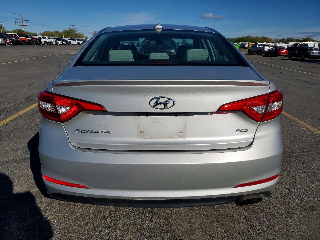 2015 HYUNDAI SONATA photo 16