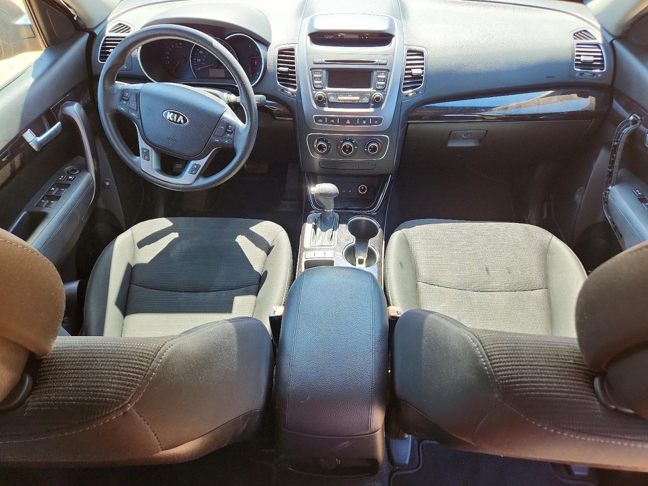 2014 KIA SORENTO LX photo 15