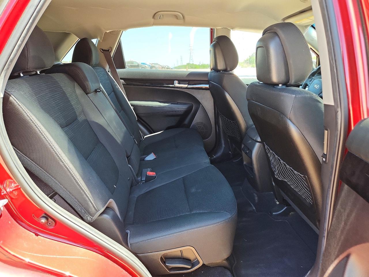 2014 KIA SORENTO LX photo 21