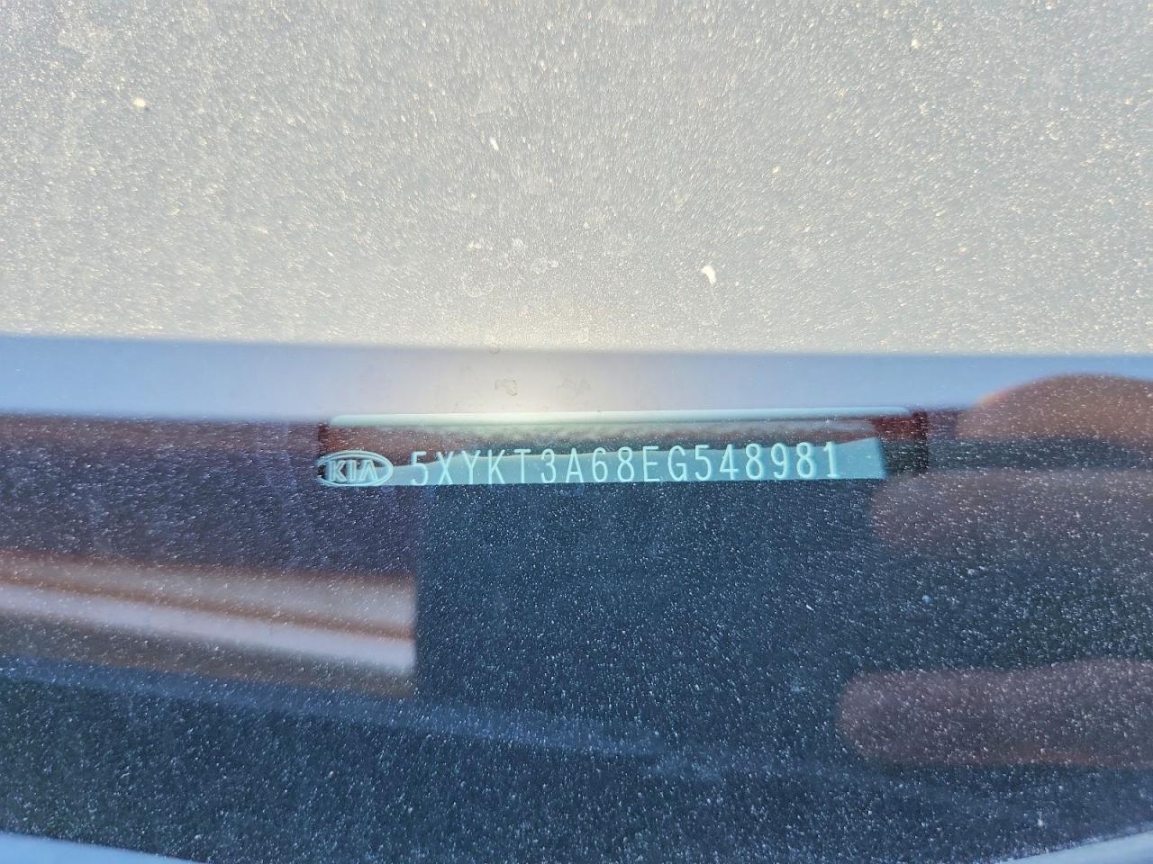 2014 KIA SORENTO LX photo 25