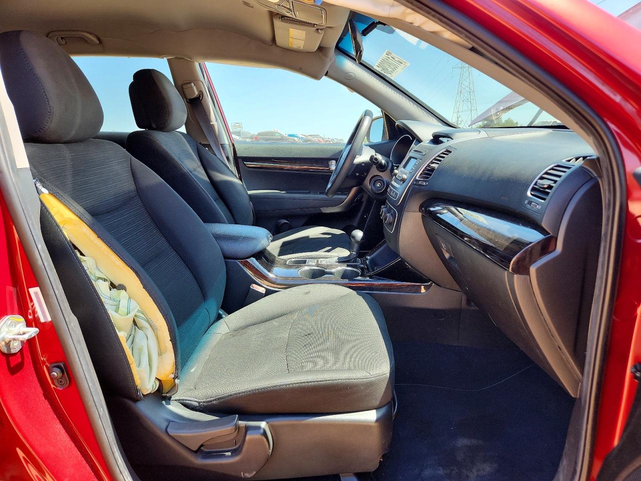 2014 KIA SORENTO LX photo 13