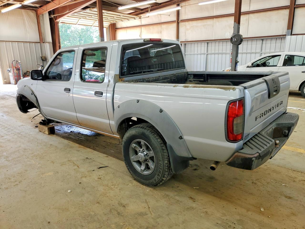 2002 NISSAN FRONTIER photo 2