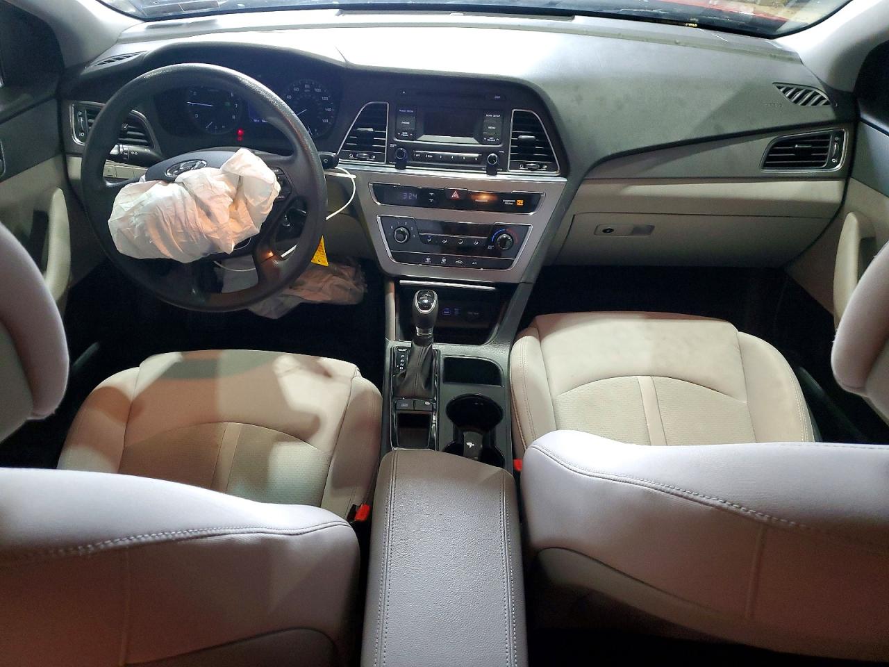 2017 HYUNDAI SONATA SE photo 15