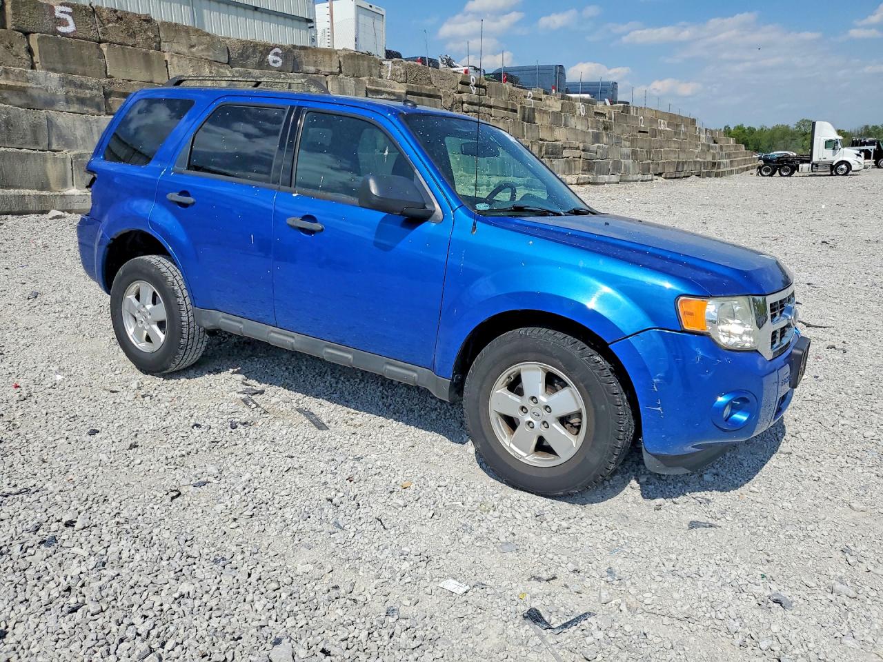 2012 FORD ESCAPE XLT photo 10