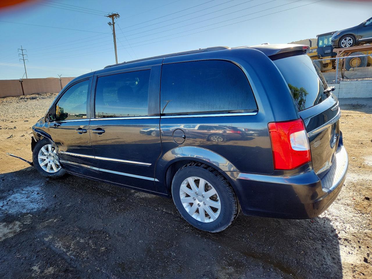 2013 CHRYSLER TOWN & COUNTRY TOURING photo 3