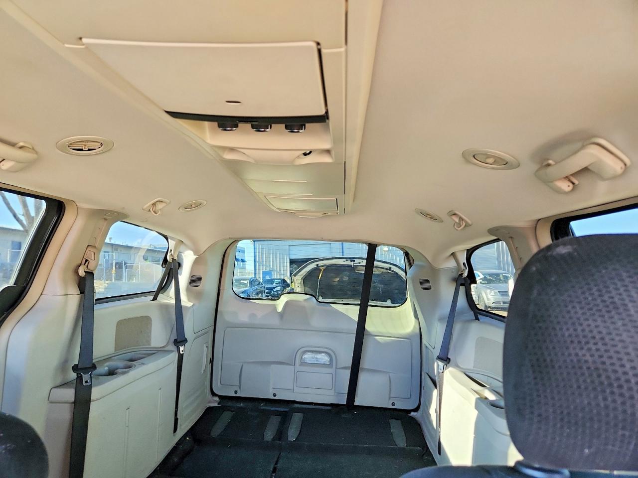 2013 CHRYSLER TOWN & COUNTRY TOURING photo 19