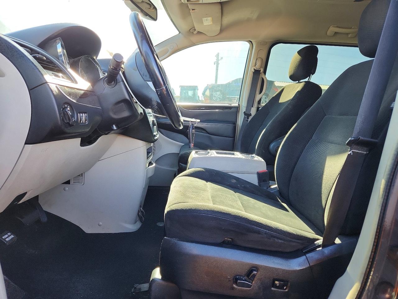 2013 CHRYSLER TOWN & COUNTRY TOURING photo 13