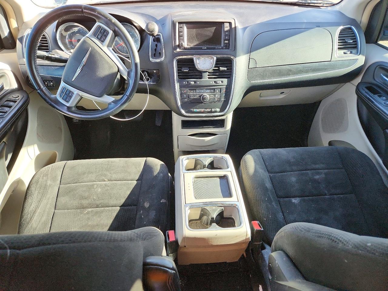2013 CHRYSLER TOWN & COUNTRY TOURING photo 15