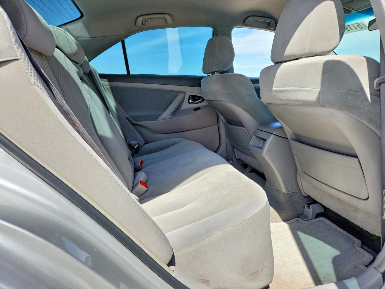 2009 TOYOTA CAMRY LE photo 28