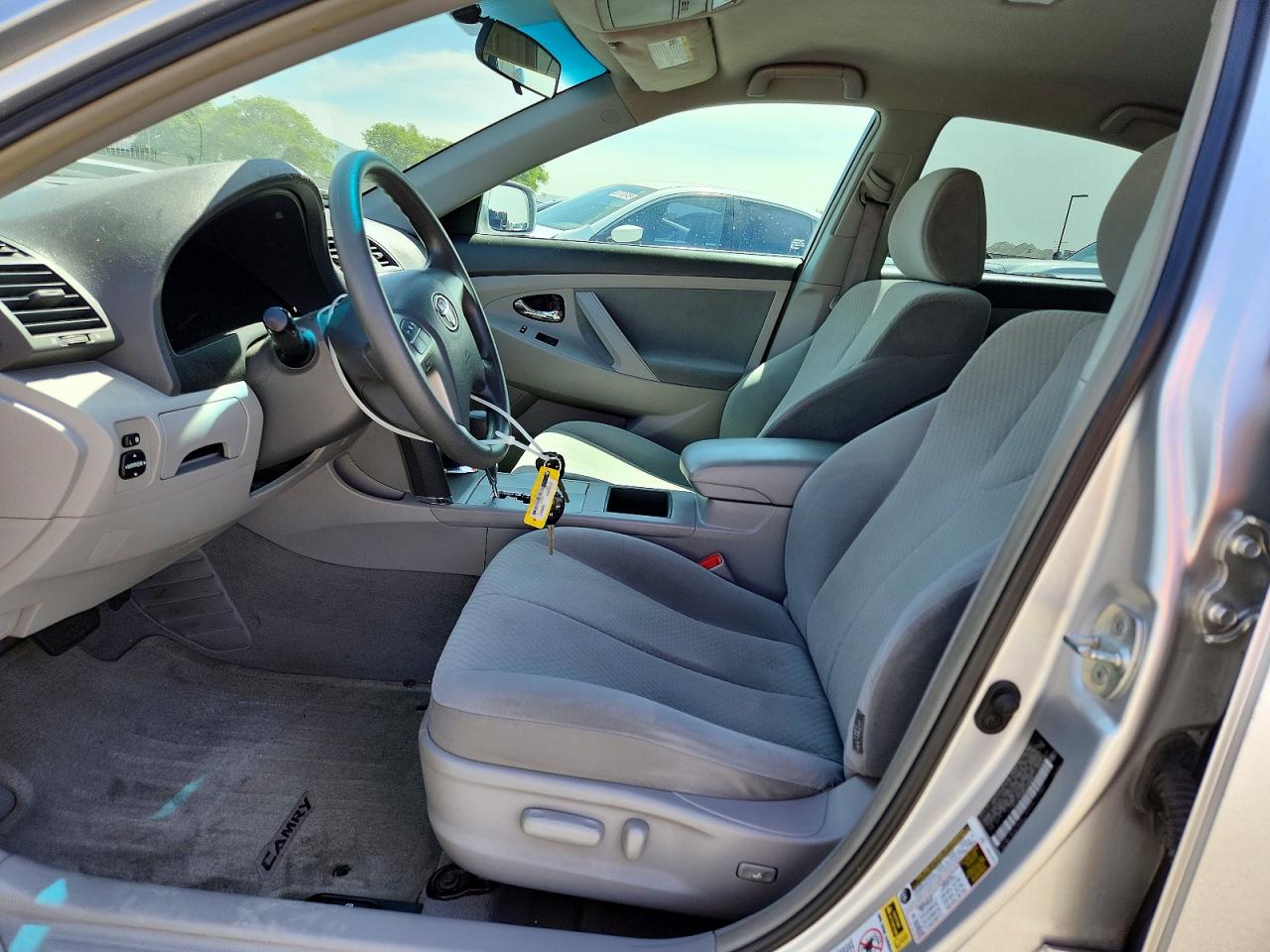 2009 TOYOTA CAMRY LE photo 19