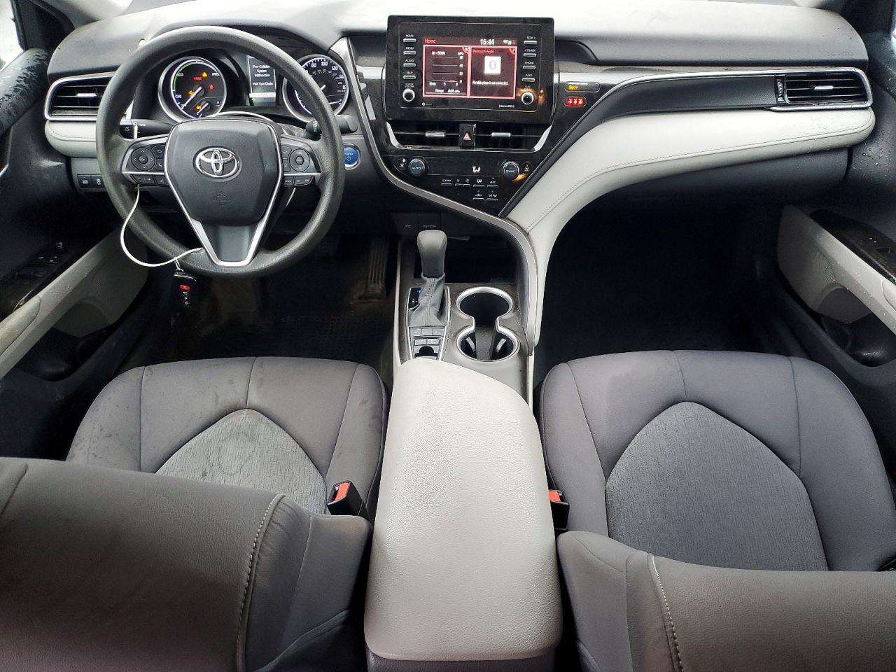 2022 TOYOTA CAMRY LE photo 8