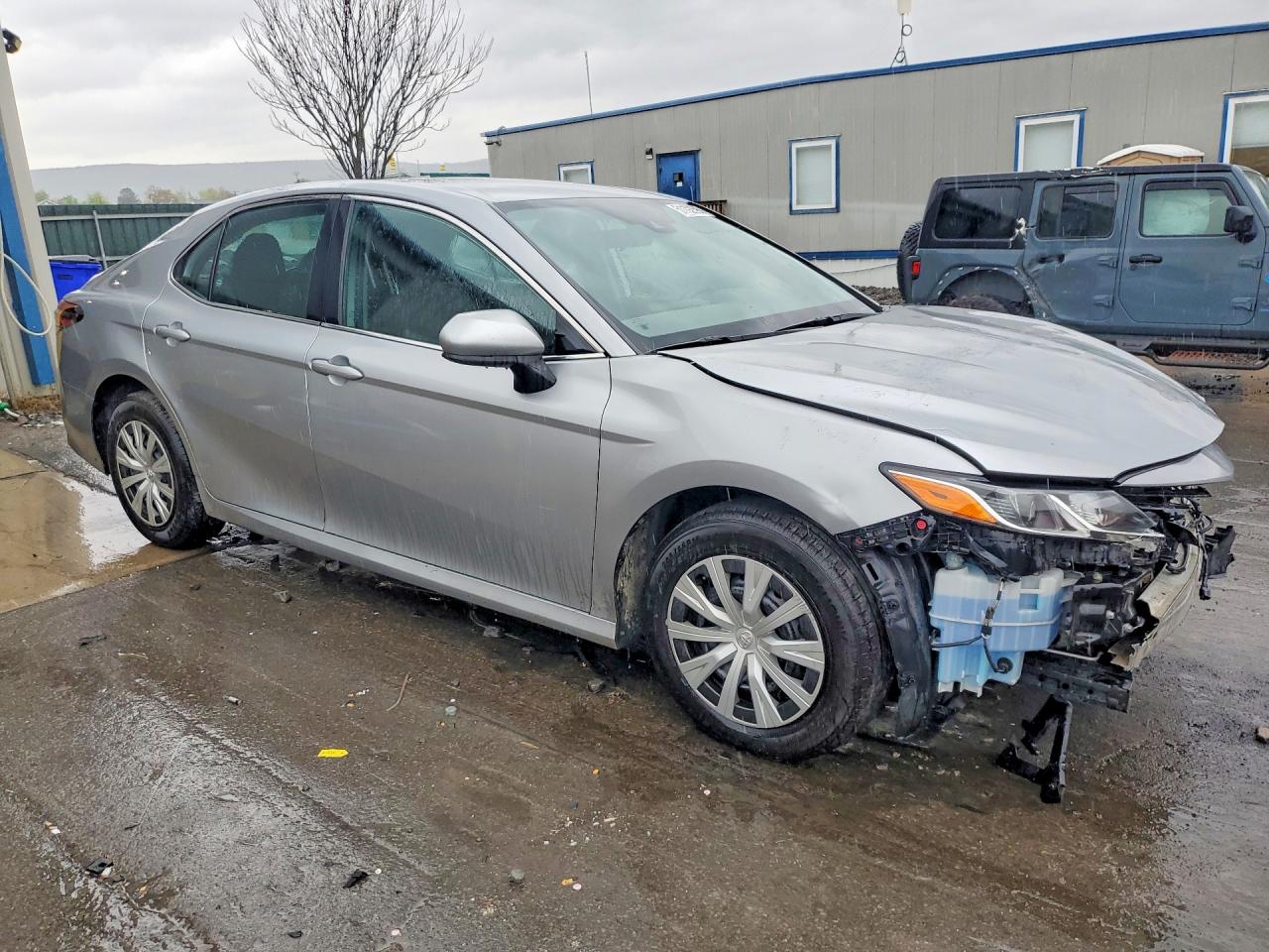 2022 TOYOTA CAMRY LE photo 4
