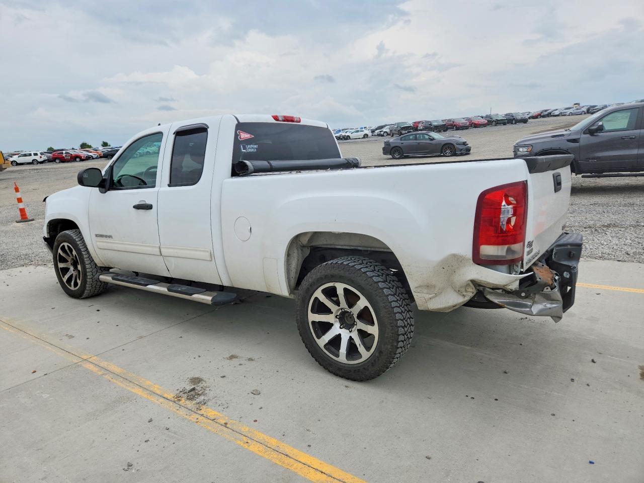 2011 GMC SIERRA C1500 SL photo 2