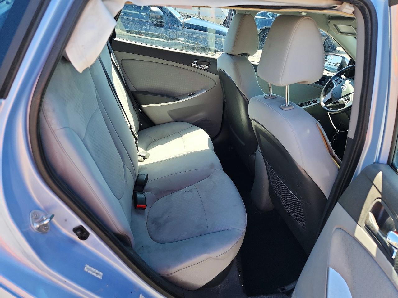 2014 HYUNDAI ACCENT SE photo 19