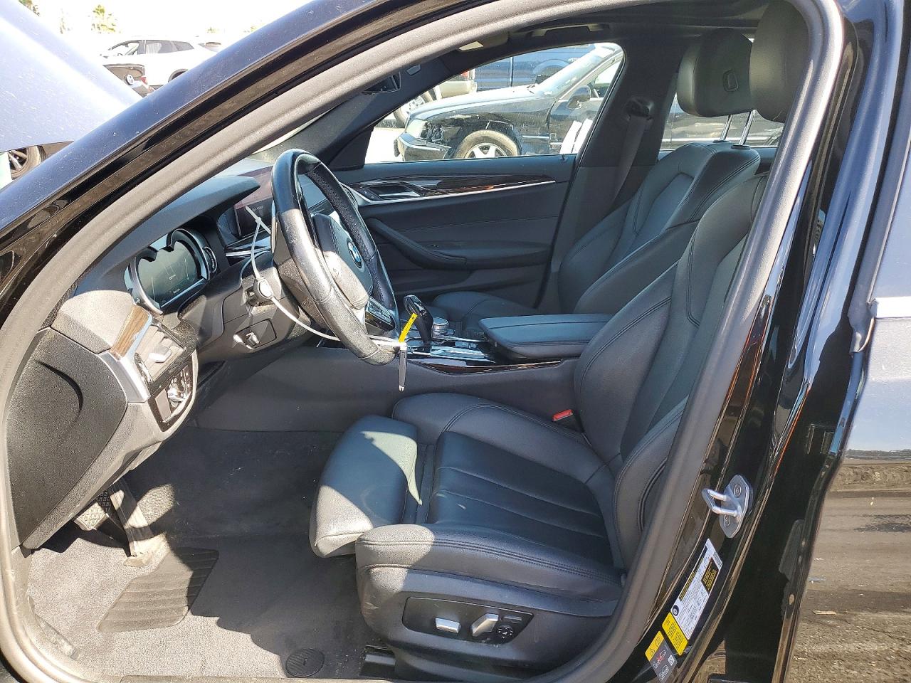 2019 BMW 530E photo 13
