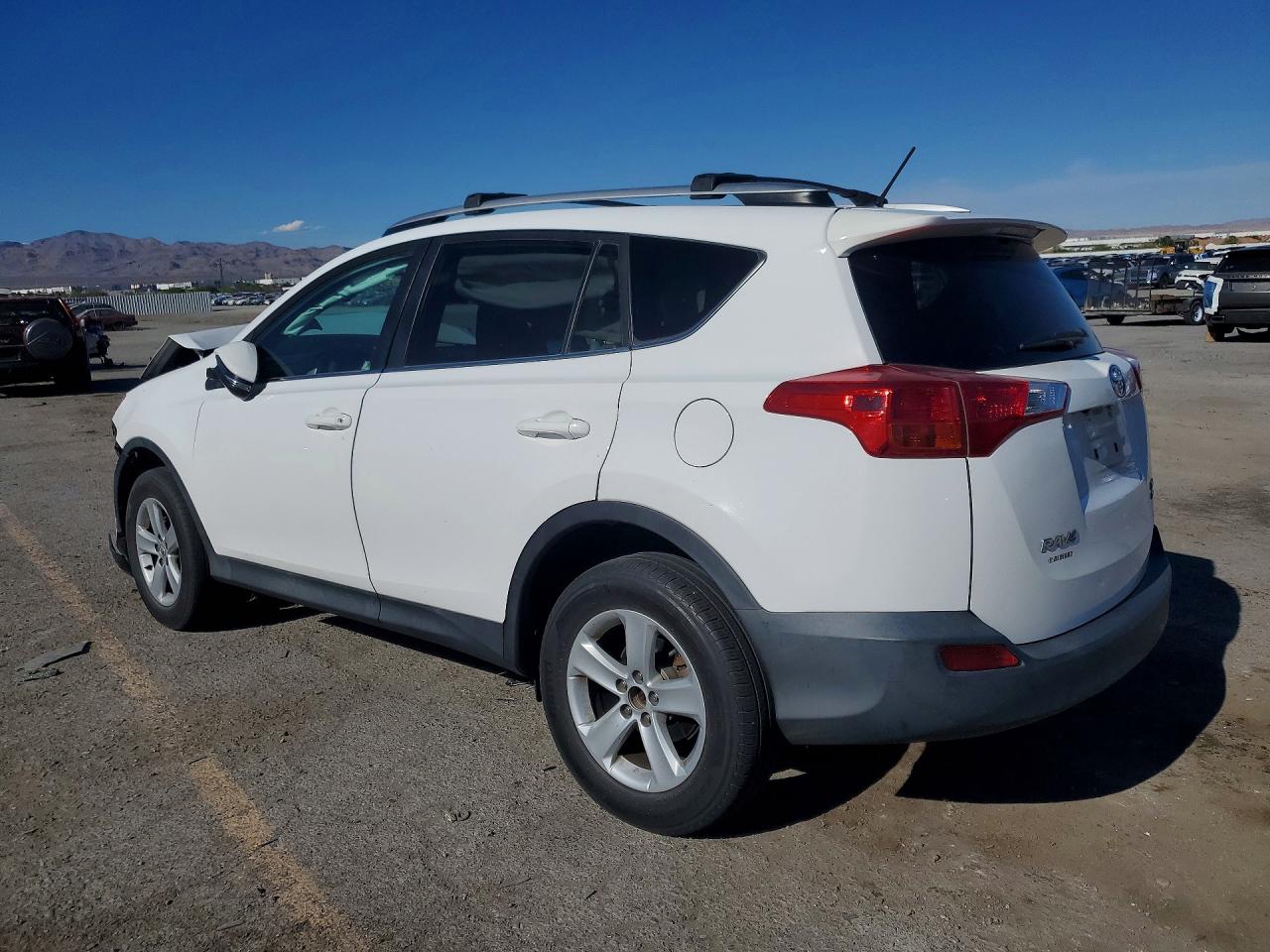 2013 TOYOTA RAV4 XLE photo 3