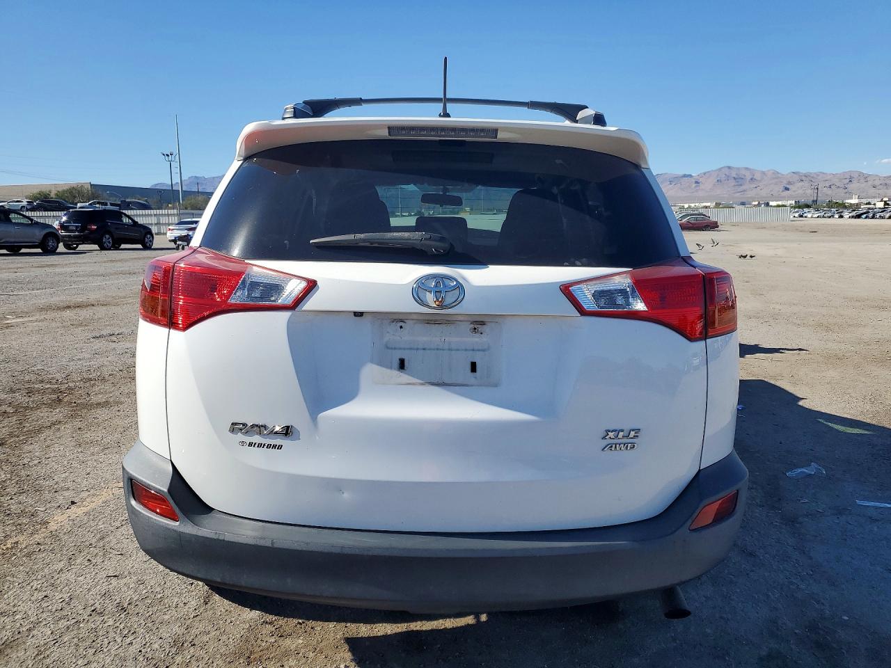2013 TOYOTA RAV4 XLE photo 11