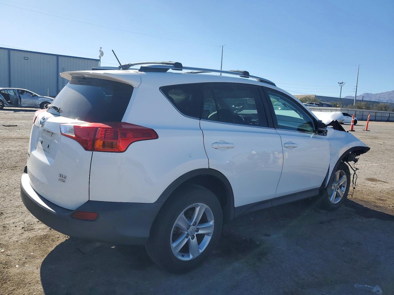2013 TOYOTA RAV4 XLE photo 5