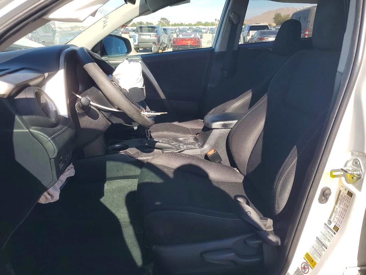 2013 TOYOTA RAV4 XLE photo 13