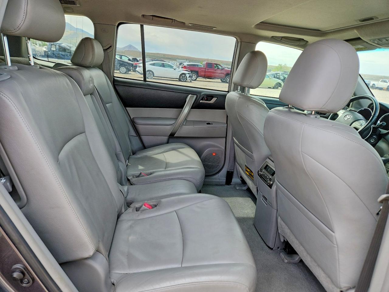2008 TOYOTA HIGHLANDER SPORT photo 31