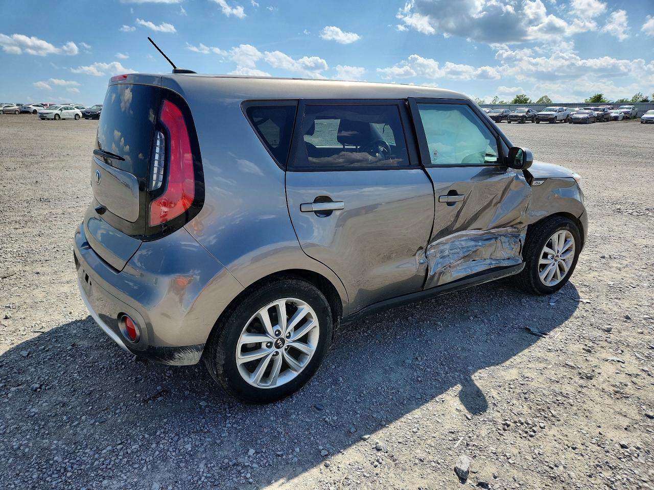 2018 KIA SOUL + photo 3