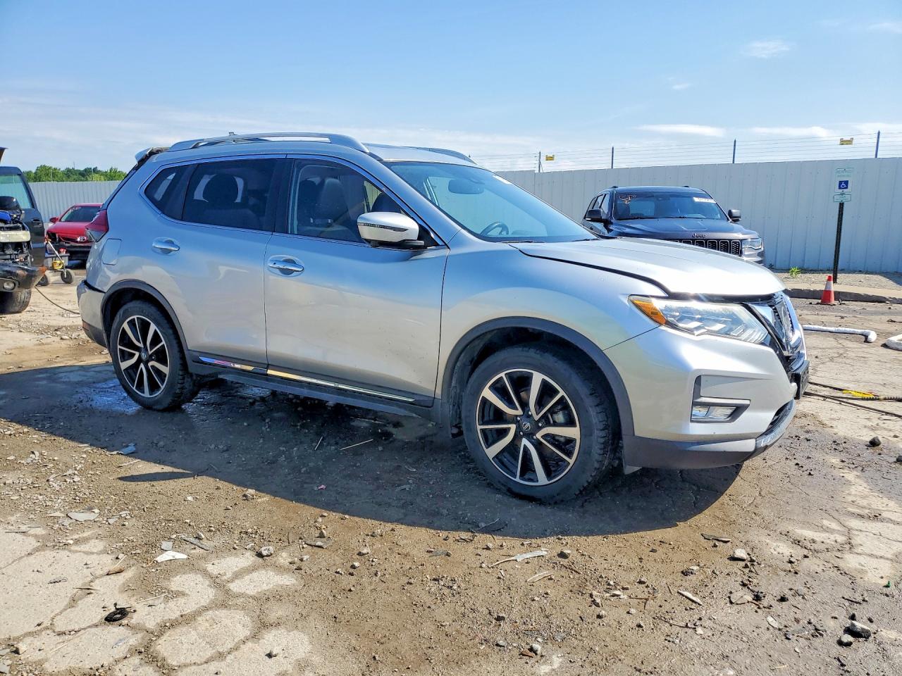 2017 NISSAN ROGUE SL photo 7