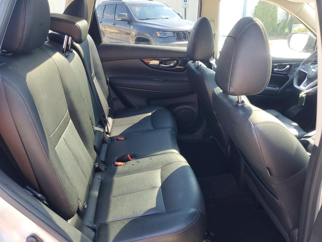 2017 NISSAN ROGUE SL photo 21