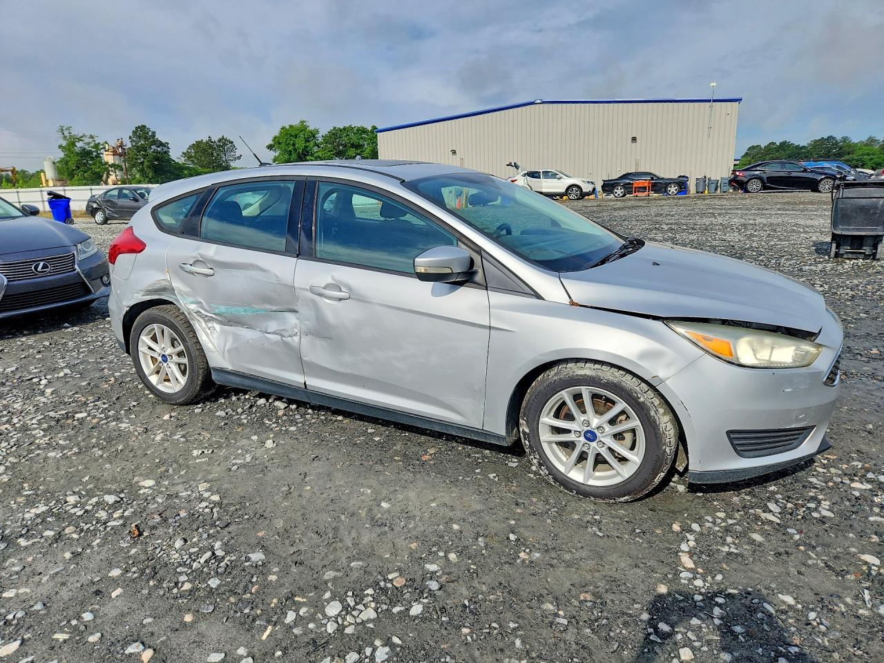 2015 FORD FOCUS SE photo 7