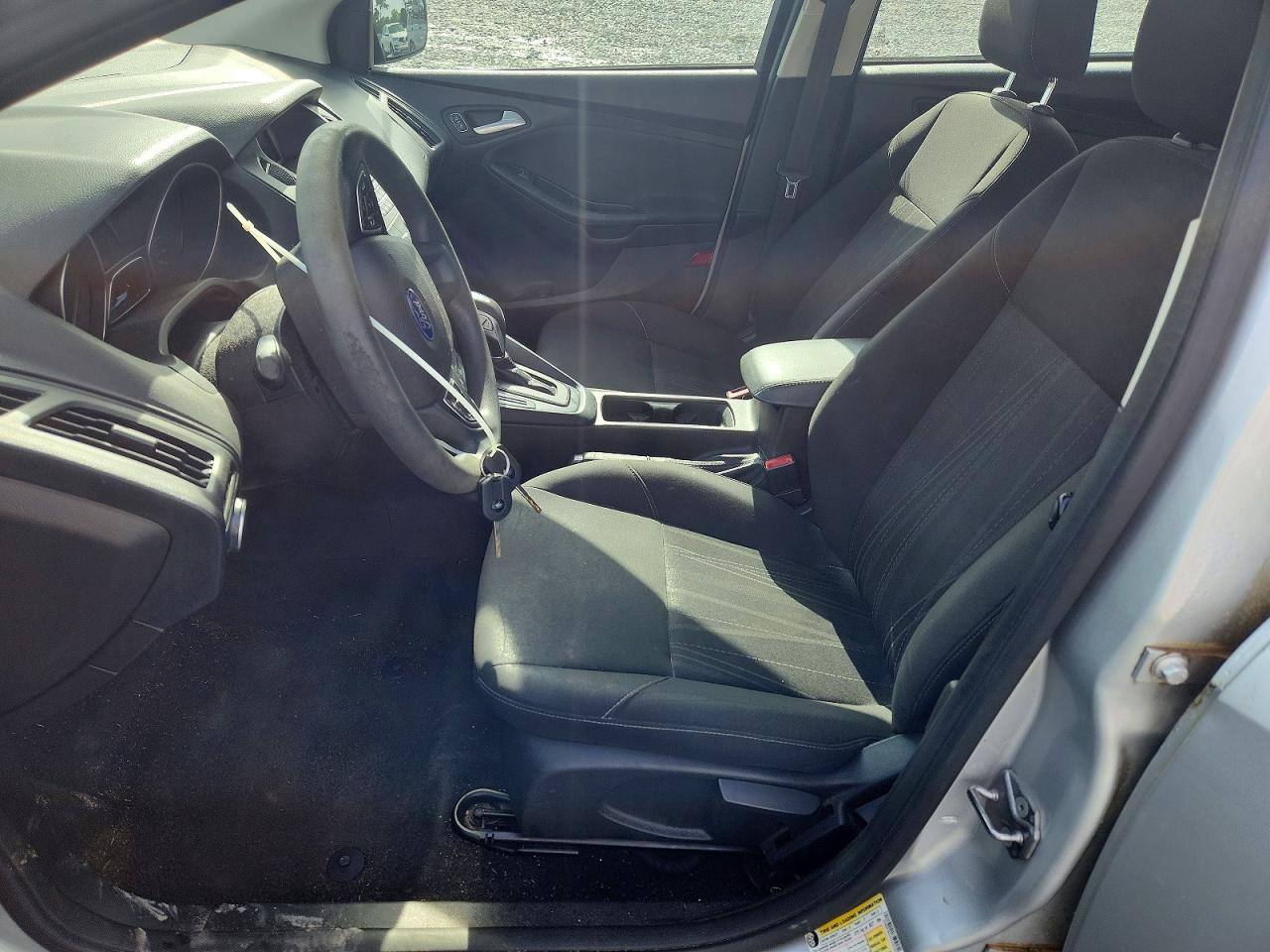 2015 FORD FOCUS SE photo 13