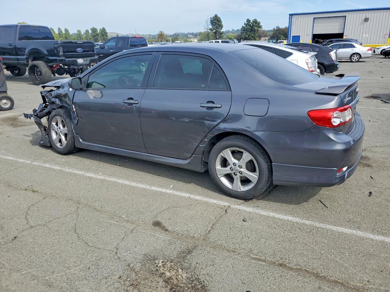 2013 TOYOTA COROLLA S photo 2