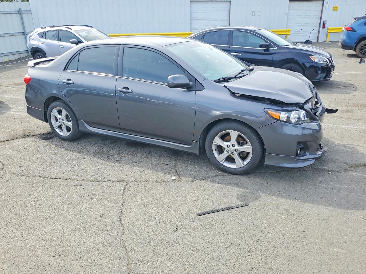 2013 TOYOTA COROLLA S photo 4