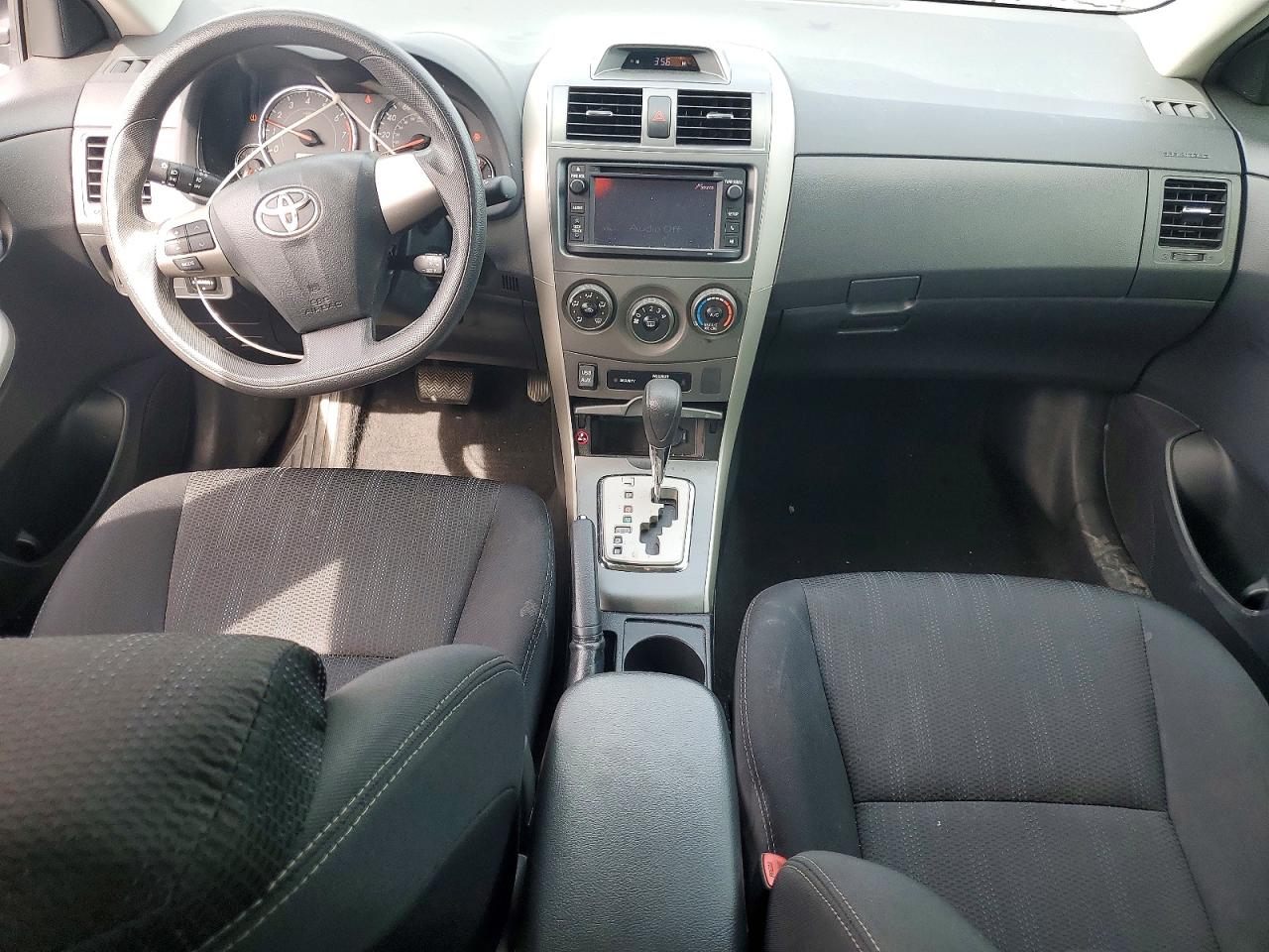 2013 TOYOTA COROLLA S photo 8