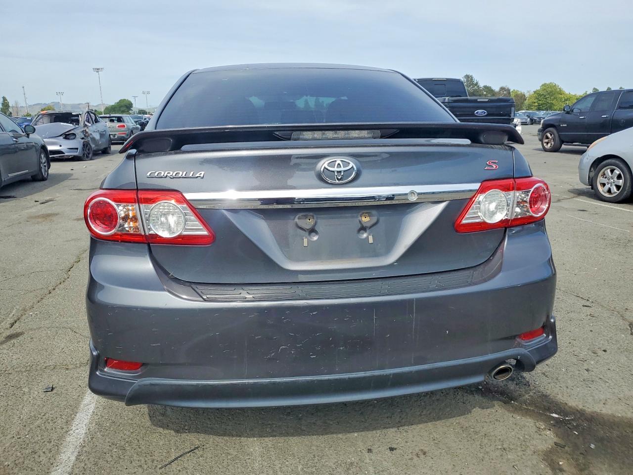 2013 TOYOTA COROLLA S photo 6
