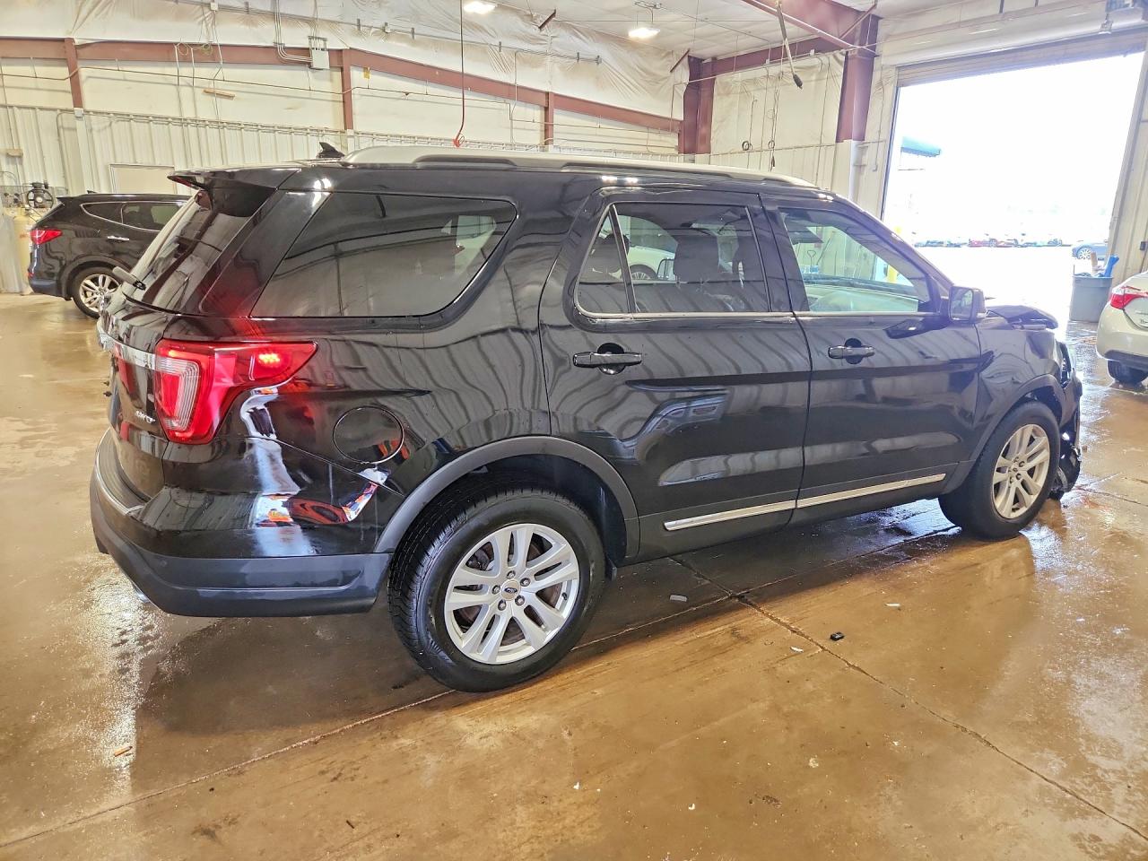 2018 FORD EXPLORER XLT photo 5